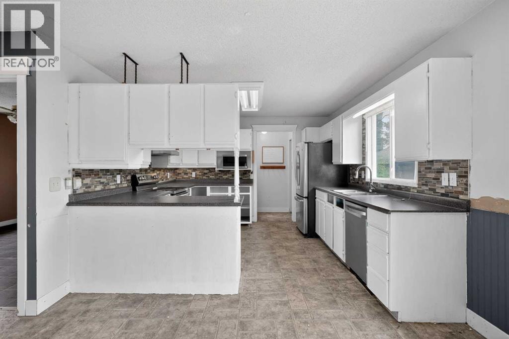 504 1 Avenue NE — photo 9