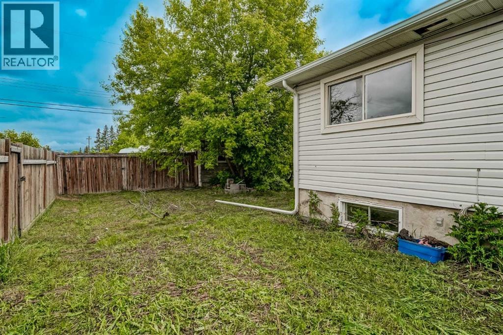 504 1 Avenue NE — photo 25