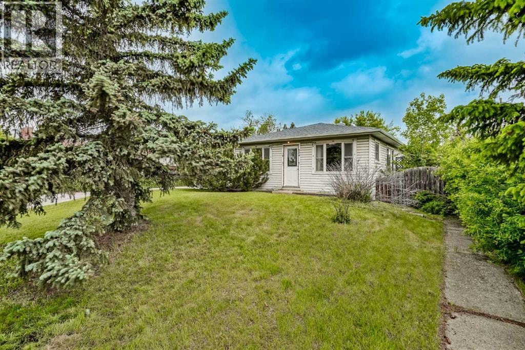 504 1 Avenue NE — photo 1