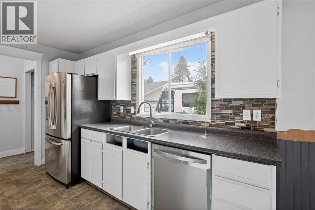 504 1 Avenue NE — photo 11