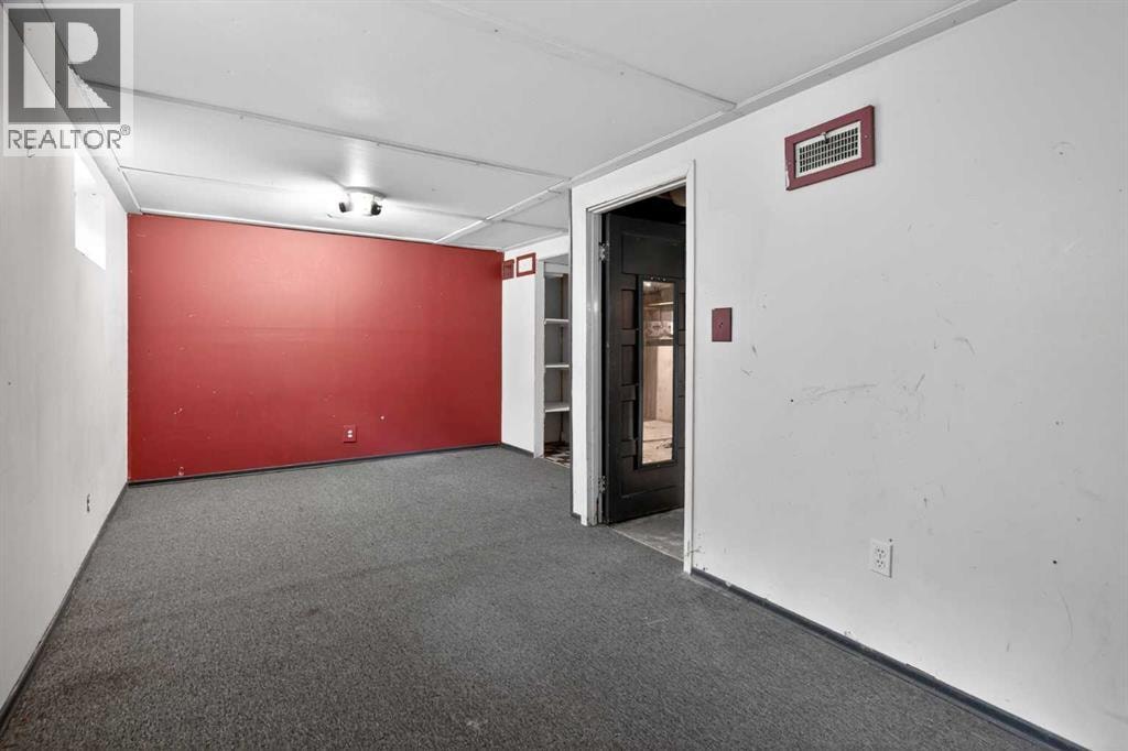 504 1 Avenue NE — photo 22