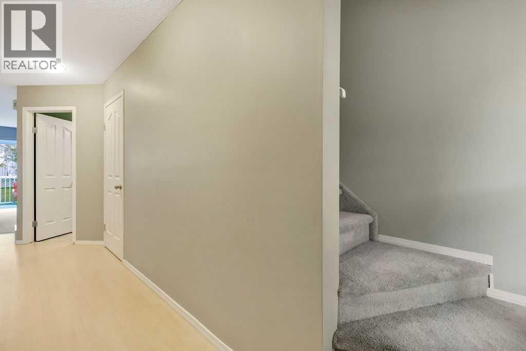 155 Citadel Meadow Gardens NW — photo 7