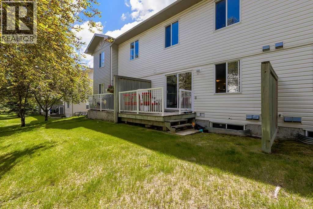 155 Citadel Meadow Gardens NW — photo 6