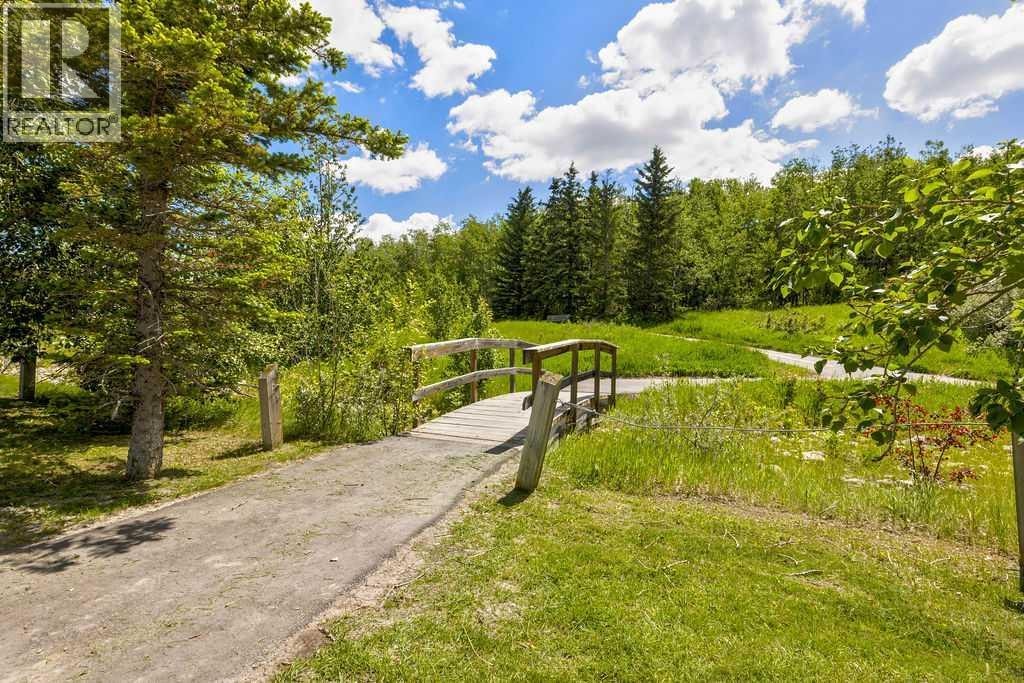 155 Citadel Meadow Gardens NW — photo 2