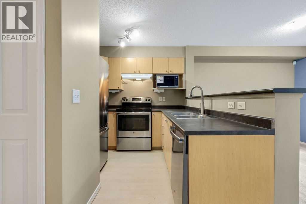 155 Citadel Meadow Gardens NW — photo 10