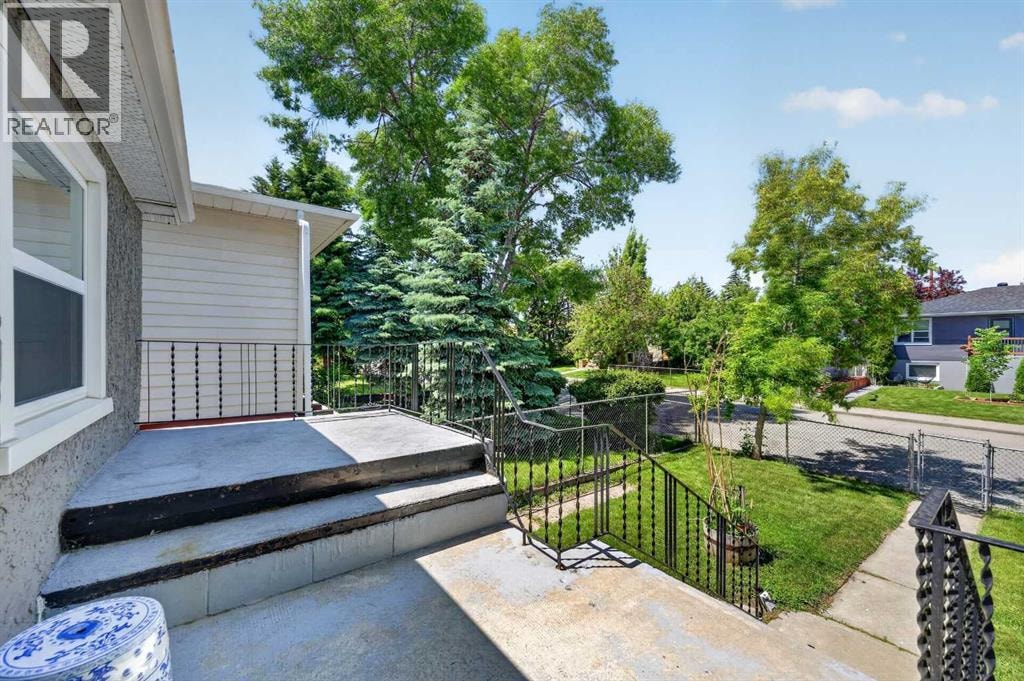 1212 Bantry Street NE — photo 2