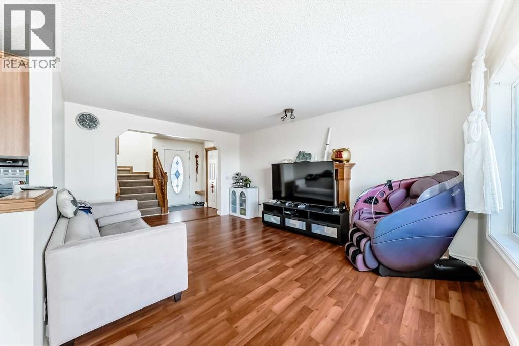 193 Covewood Green NE — photo 3