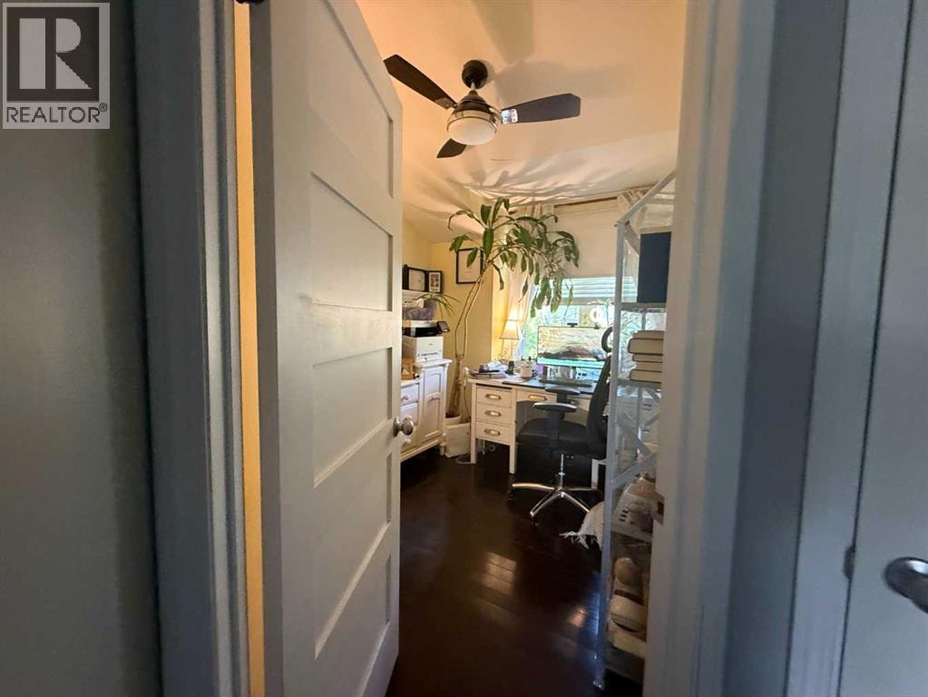 1141 Regent Crescent NE — photo 15