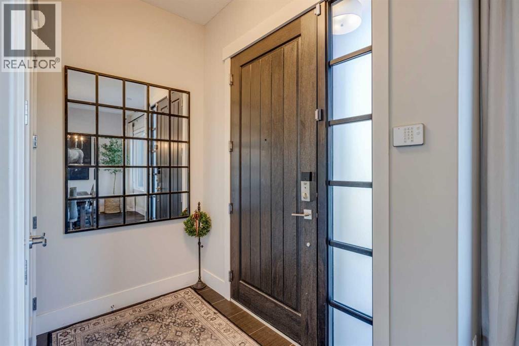 921 42 Street SW — photo 3