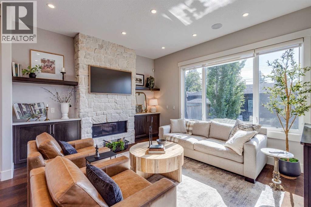 921 42 Street SW — photo 11
