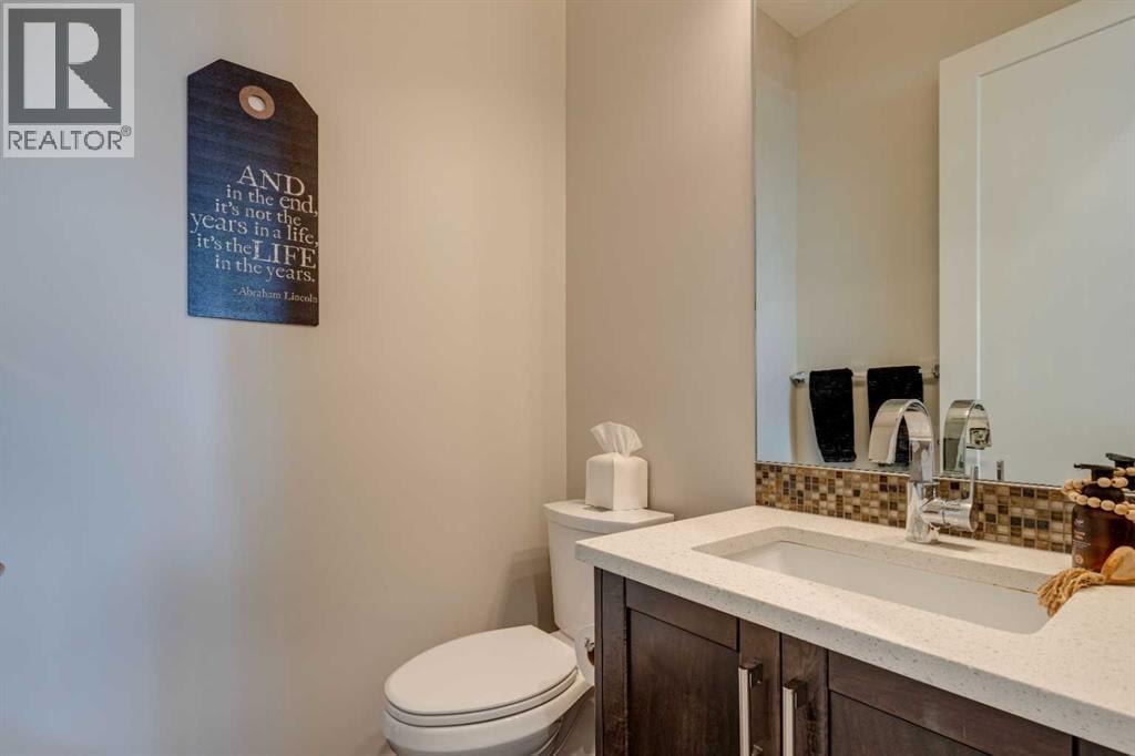 921 42 Street SW — photo 13