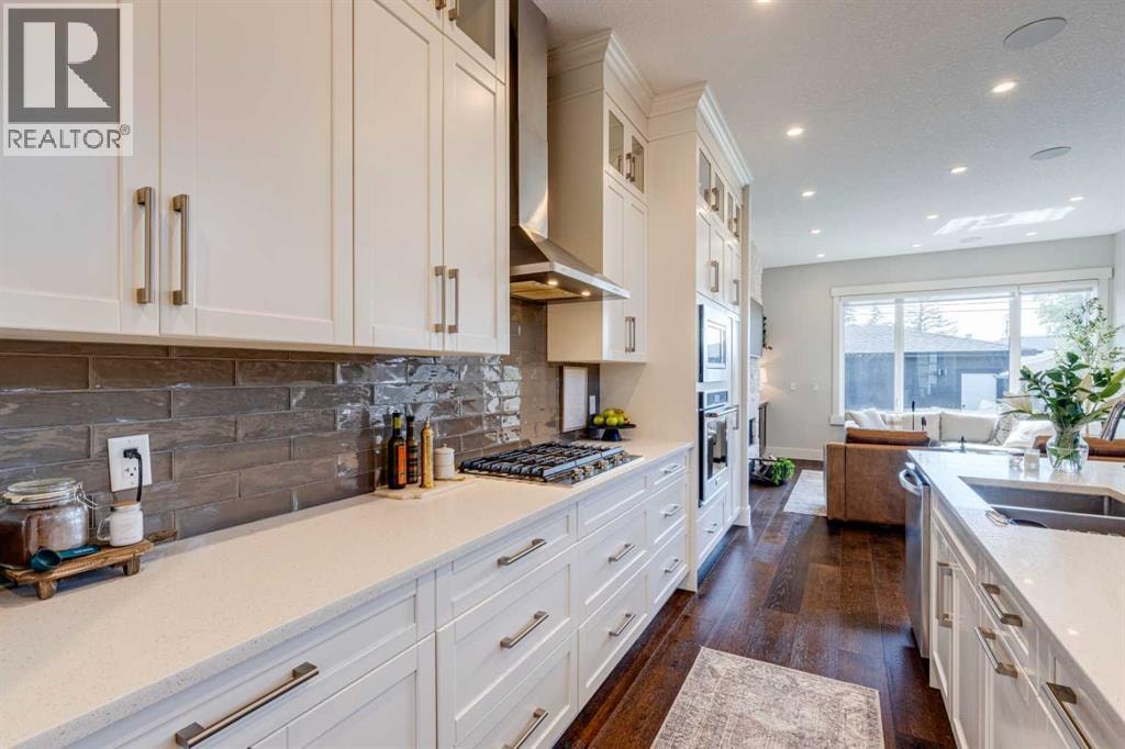 921 42 Street SW — photo 7