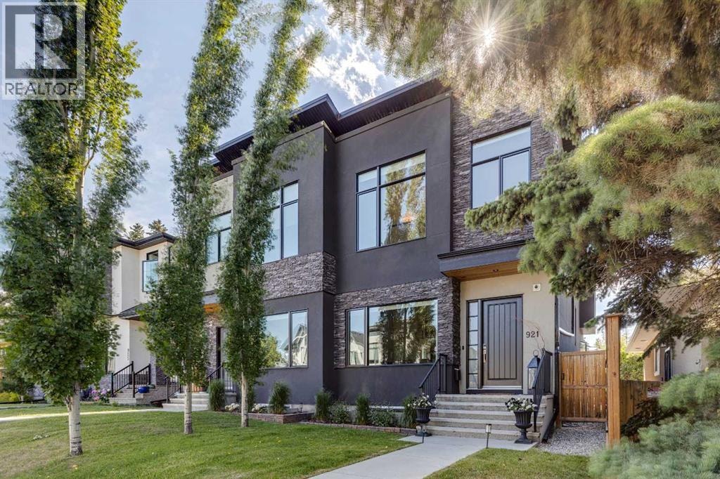 921 42 Street SW — photo 1