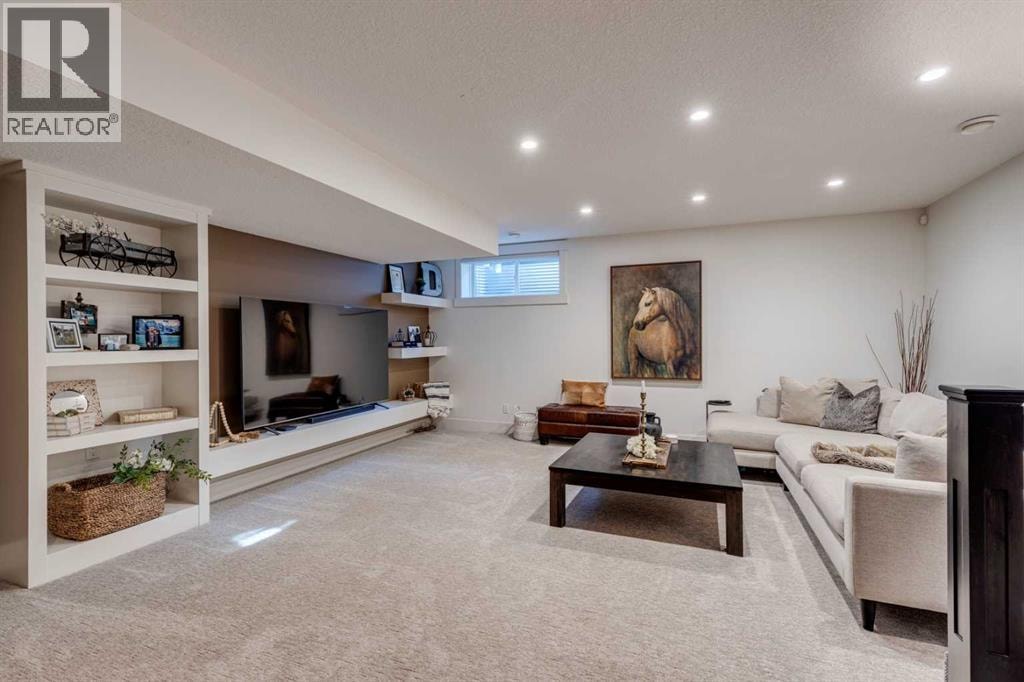 921 42 Street SW — photo 30