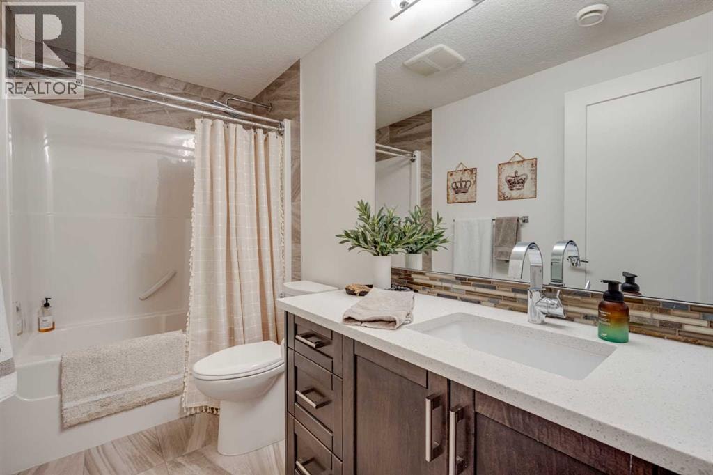 921 42 Street SW — photo 28