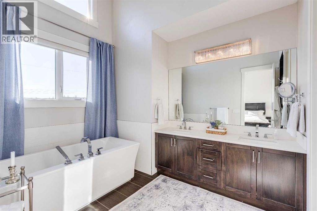 921 42 Street SW — photo 24