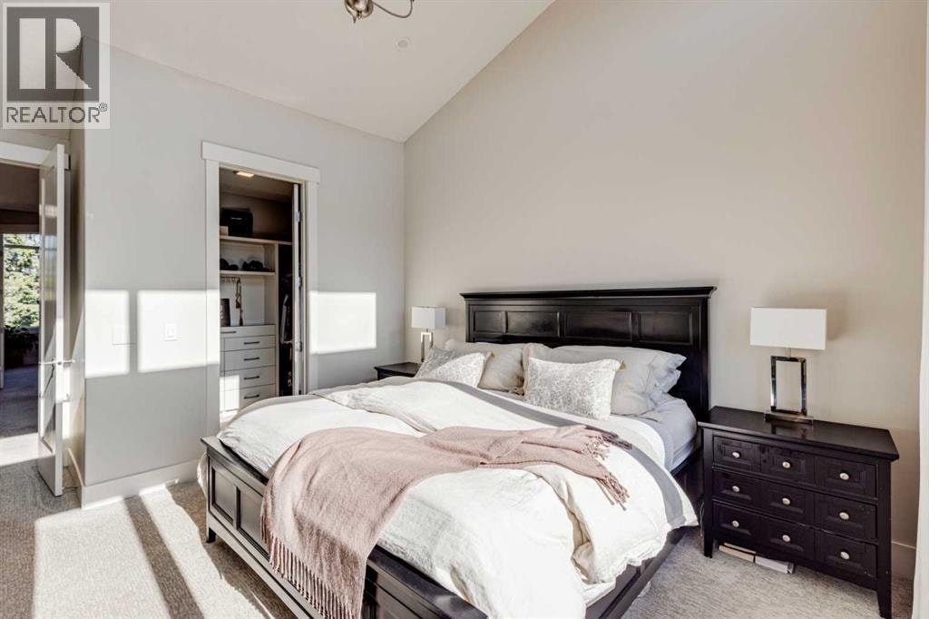 921 42 Street SW — photo 22