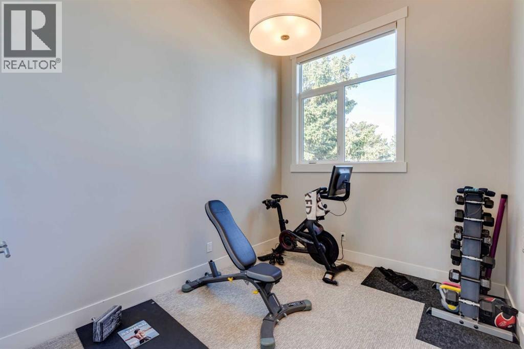 921 42 Street SW — photo 27