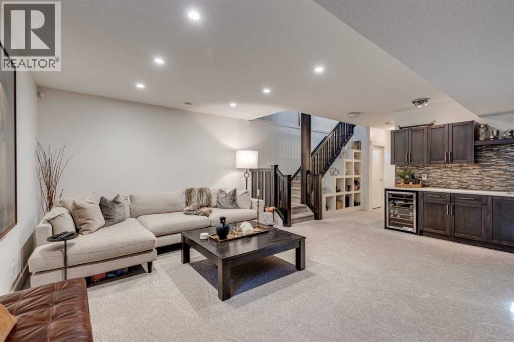 921 42 Street SW — photo 33
