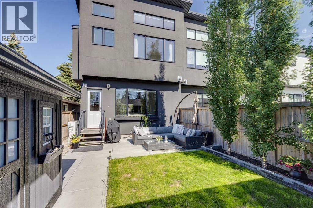 921 42 Street SW — photo 39
