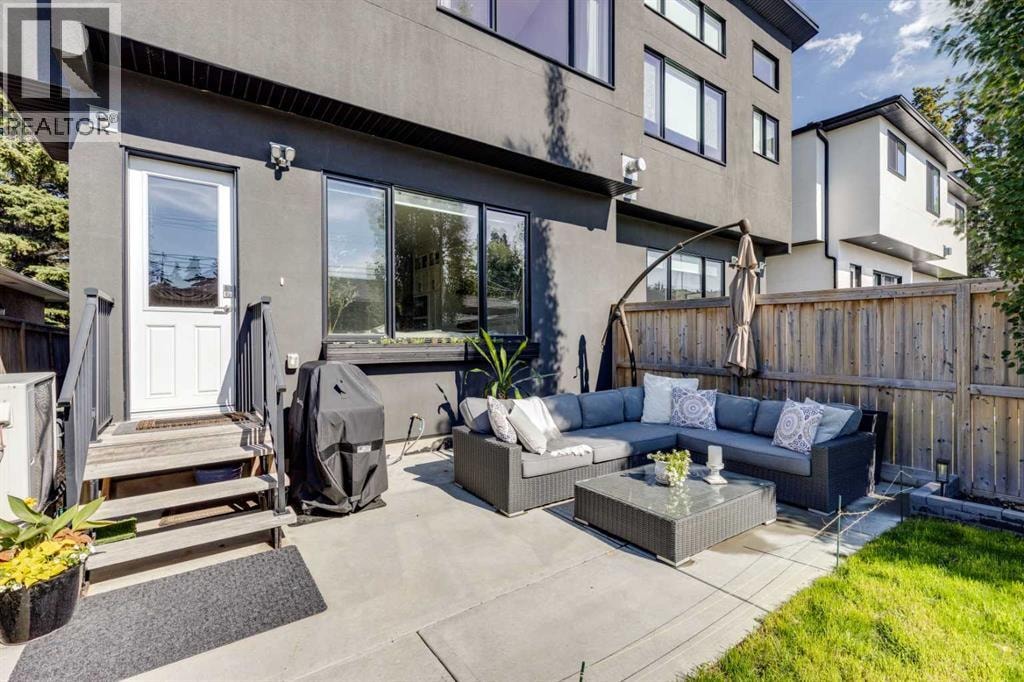 921 42 Street SW — photo 40
