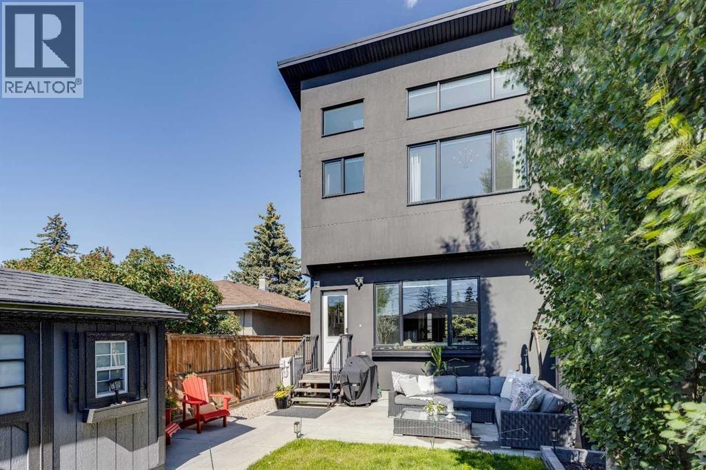 921 42 Street SW — photo 37