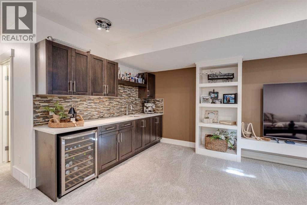 921 42 Street SW — photo 32