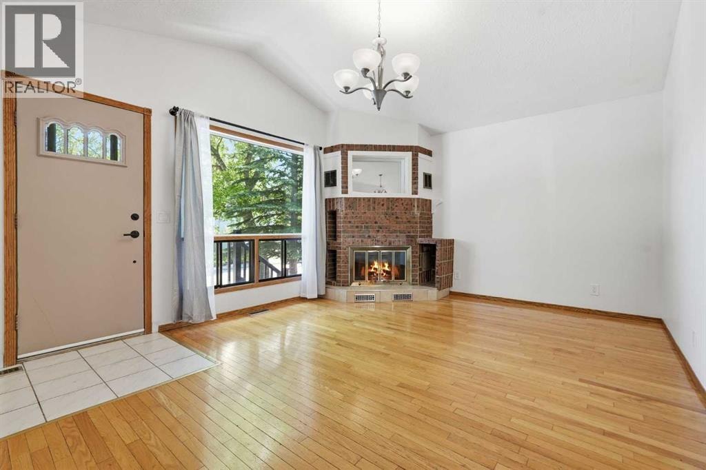 4205 16 Street SW — photo 4