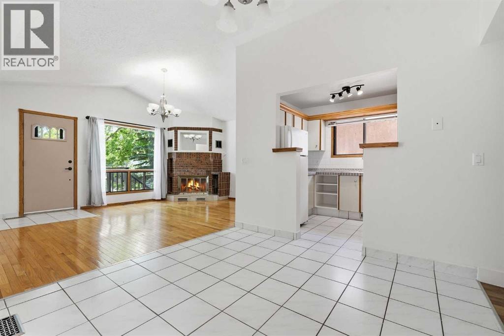 4205 16 Street SW — photo 9