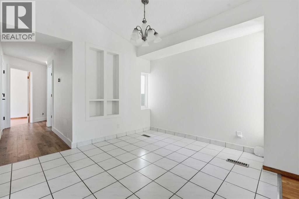 4205 16 Street SW — photo 10