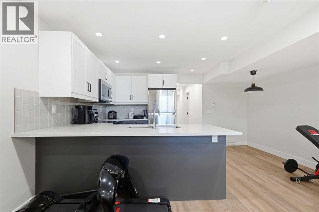 4205 16 Street SW — photo 26