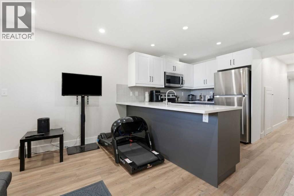 4205 16 Street SW — photo 23