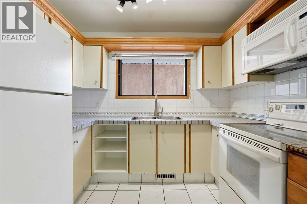 4205 16 Street SW — photo 12