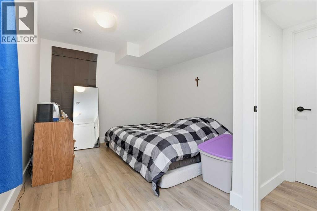 4205 16 Street SW — photo 27