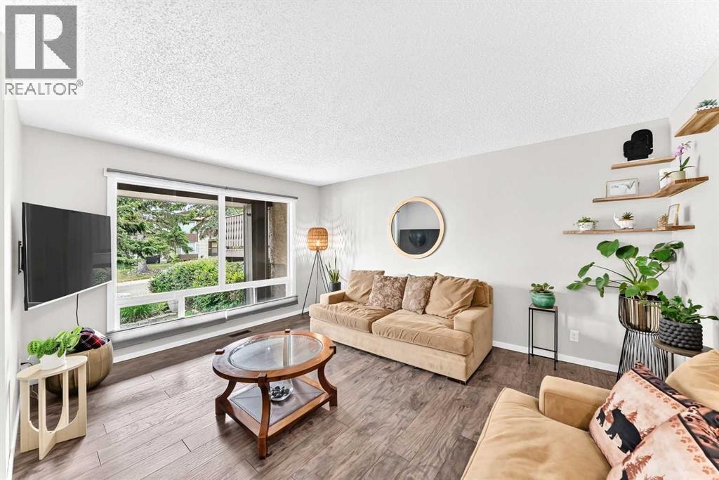 77 Edgeford Way NW — photo 2