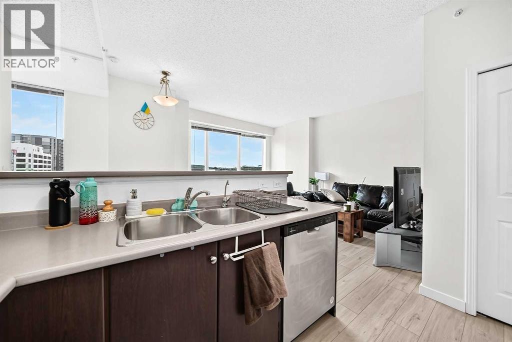 513, 1053 10 Street SW — photo 6