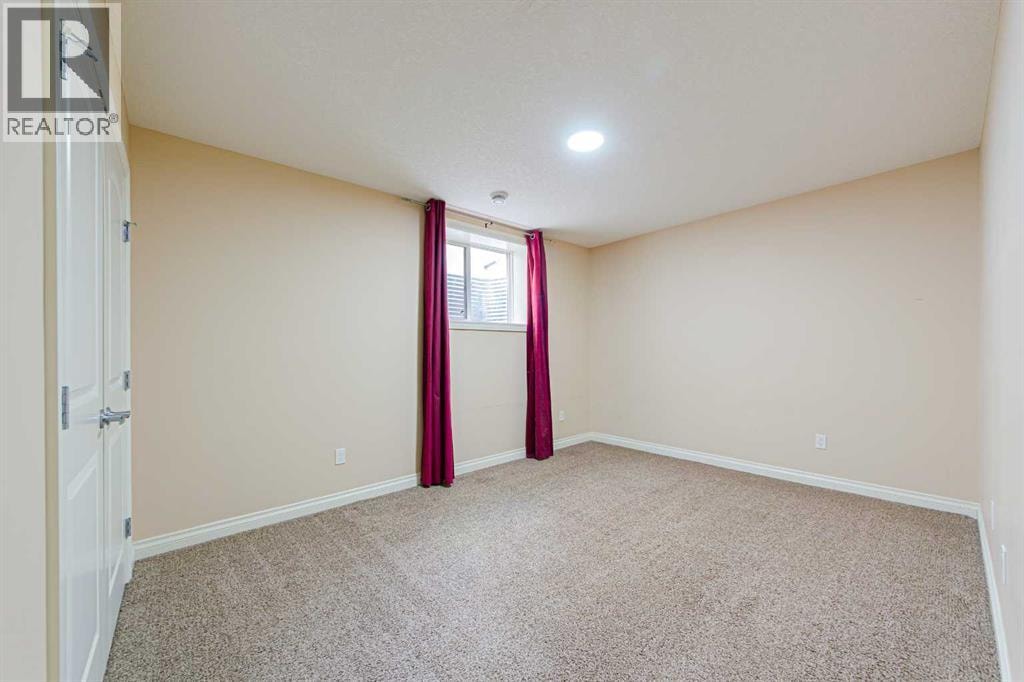 220 Saddlelake Drive NE — photo 31