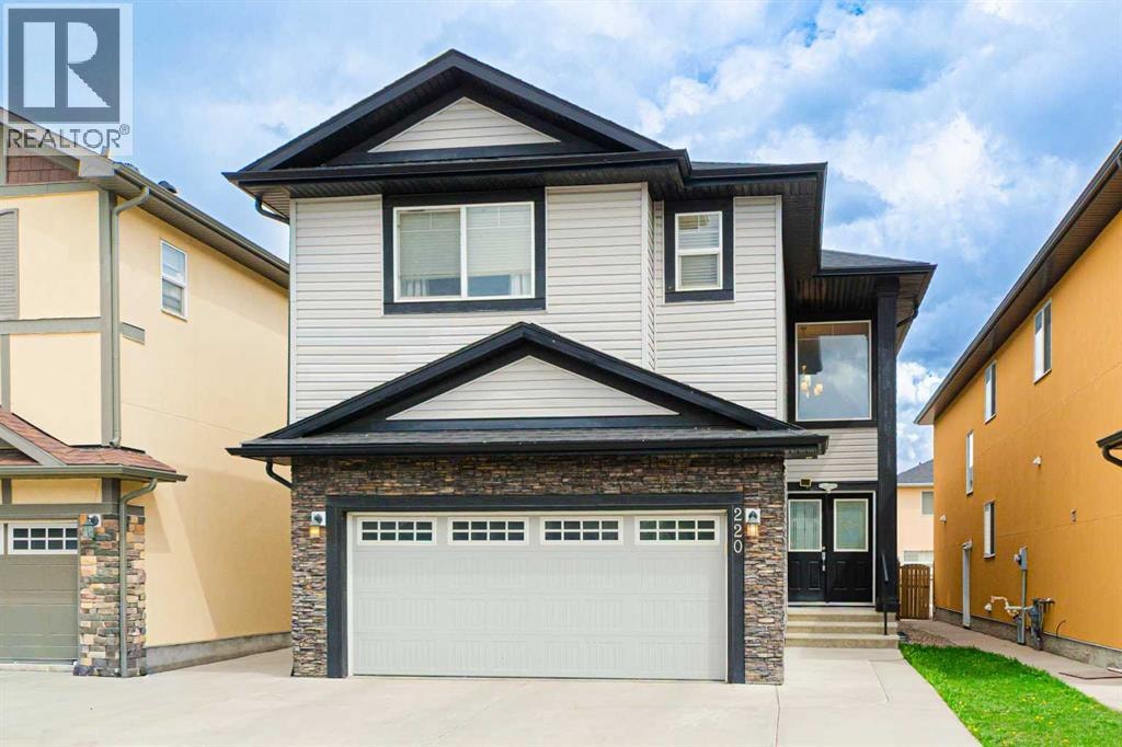 220 Saddlelake Drive NE