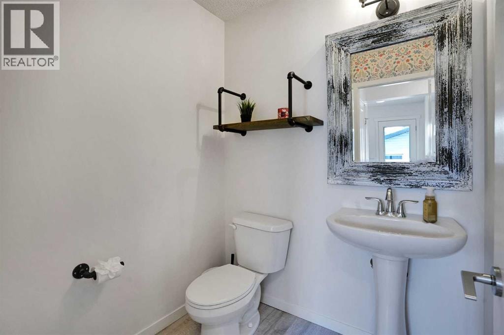209 Copperpond Parade SE — photo 14