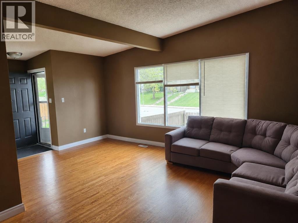 1001 McKinnon Drive NE — photo 3