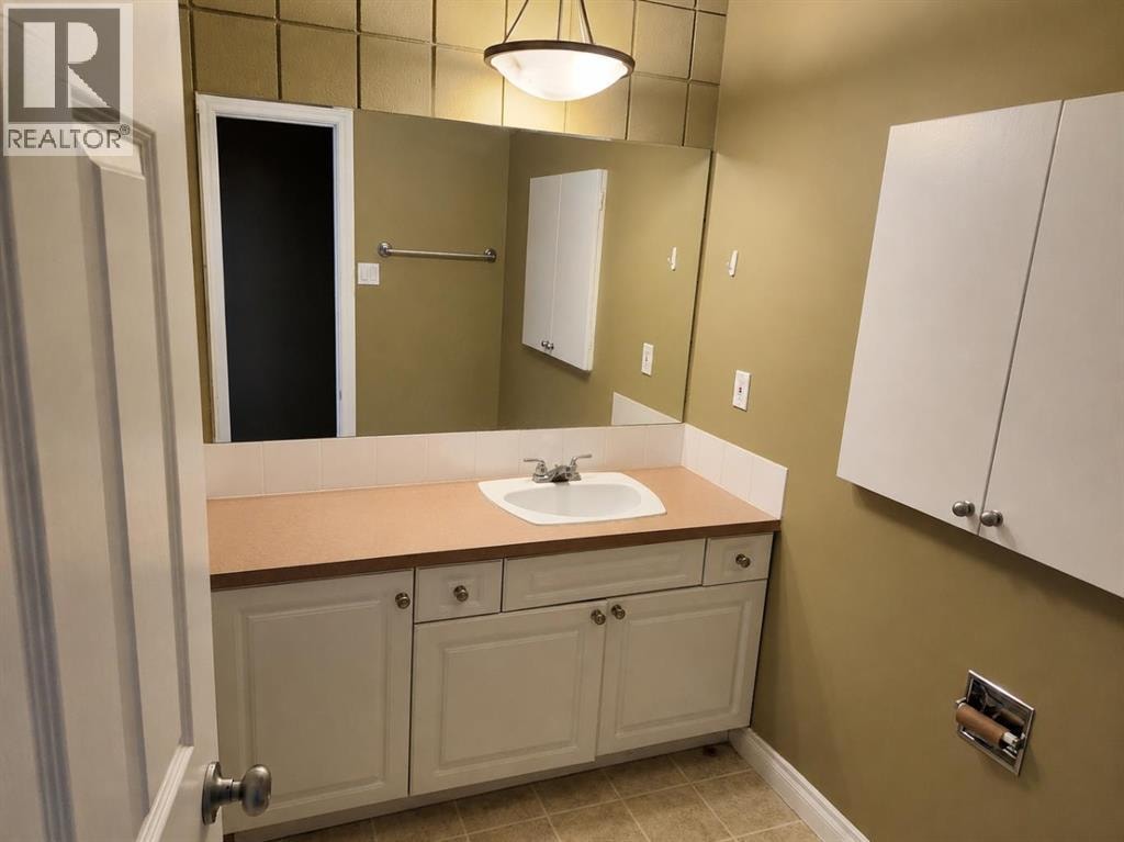 1001 McKinnon Drive NE — photo 11