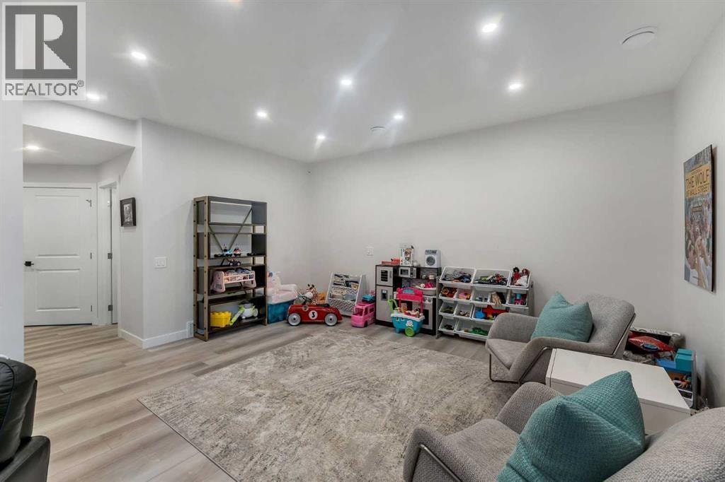 796 Coopers Crescent SW — photo 38