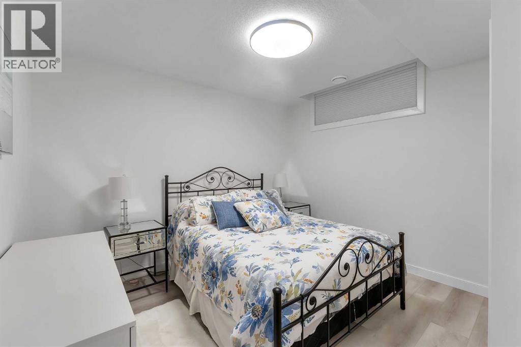 796 Coopers Crescent SW — photo 40