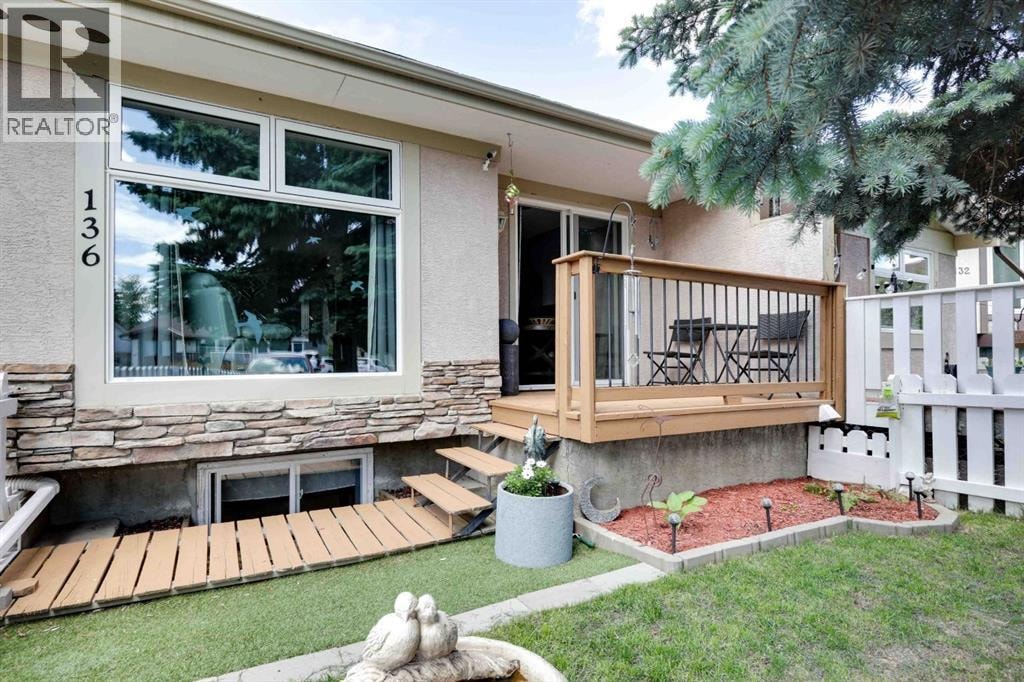 136 Abalone Place NE — photo 3