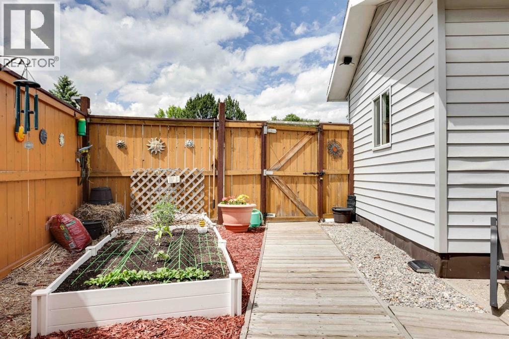 136 Abalone Place NE — photo 28