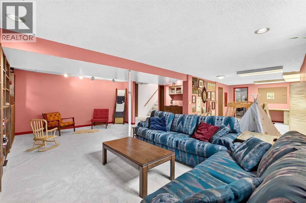 4911 43 Street SW — photo 30