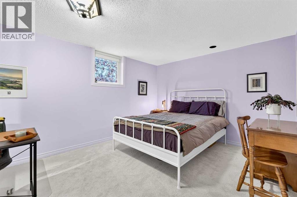 4911 43 Street SW — photo 37