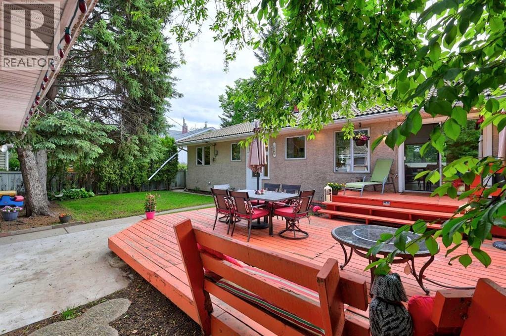 4911 43 Street SW — photo 43