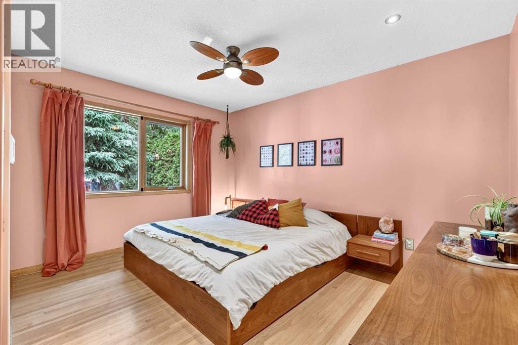 4911 43 Street SW — photo 20