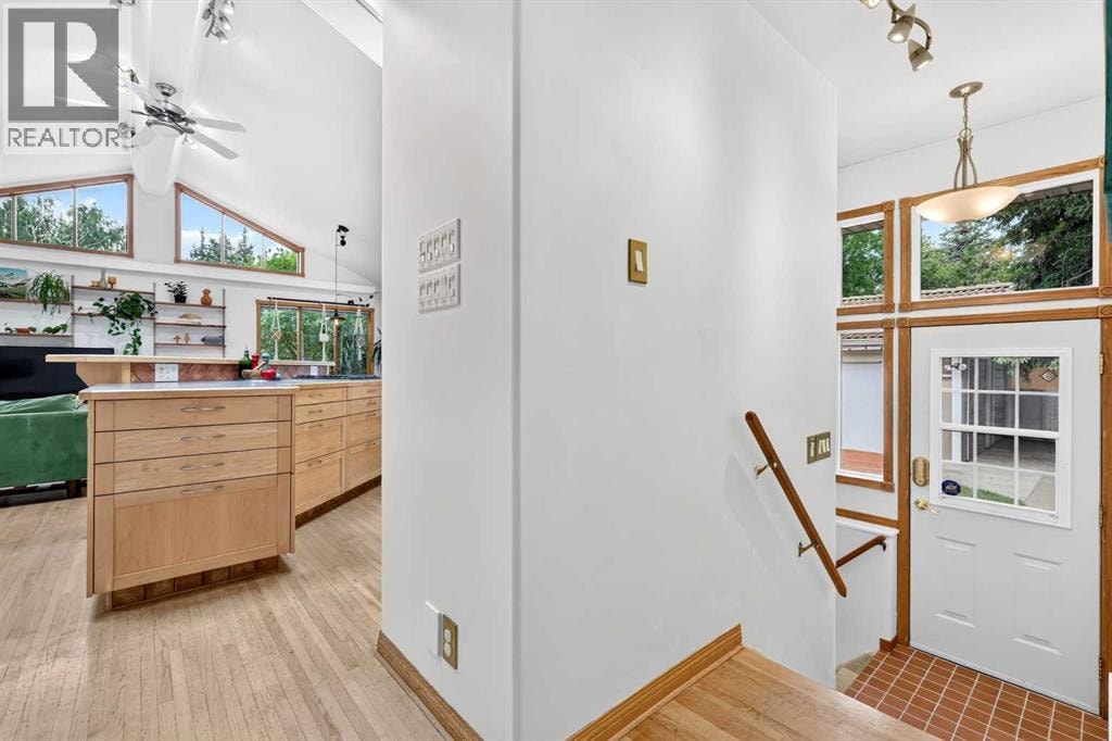 4911 43 Street SW — photo 28
